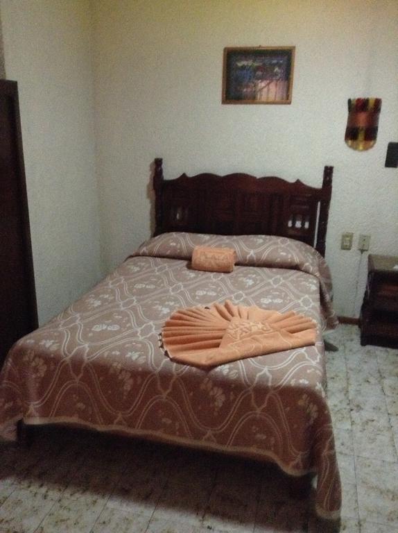 Hotel Atilanos Morelia Room photo